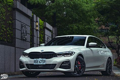 黑色的車|[試駕] 黑就是潮 BMW 330i M Sport Midnight Edition夜型版